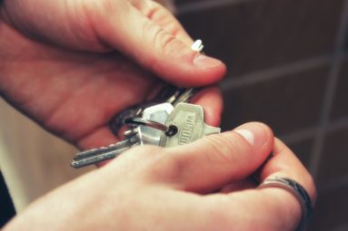 Hallituksen on säilytettävä yleisavainta huolellisesti