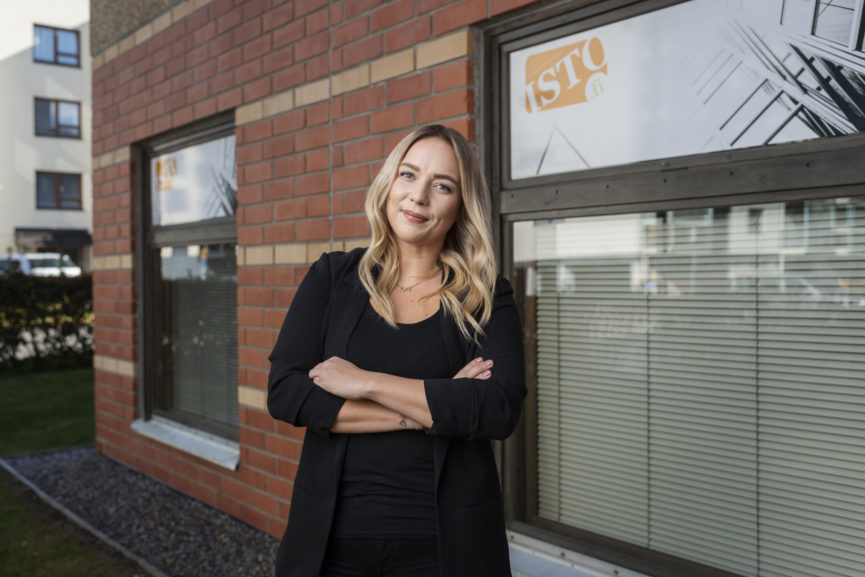 Minttu Makkonen kisaa Isännöinninammattilainen 2021 -palkinnosta.