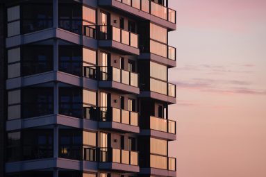 Hallitus aikoo helpottaa venäläisomisteisten kiinteistöjen hallintaanottoa 